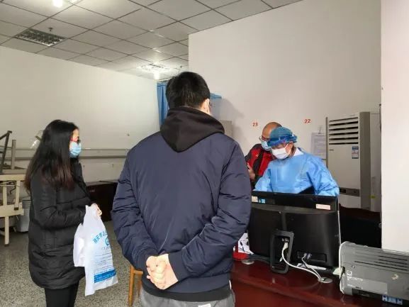 高明锦小.jpg